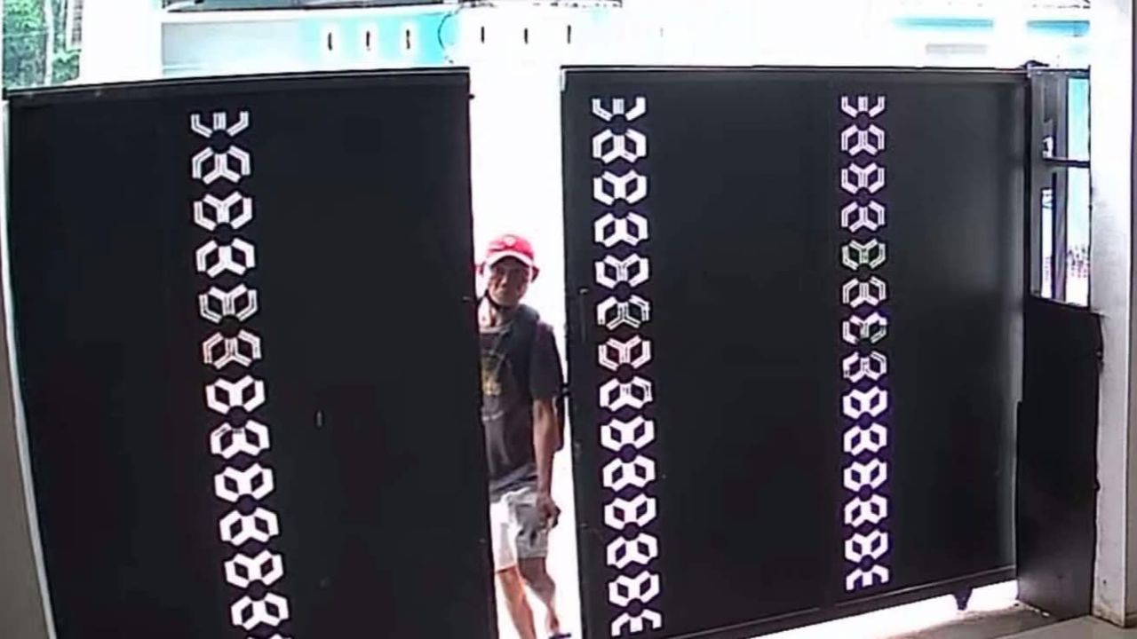 Detik-detik Maling Bobol Rumah di Watervang Lubuk Linggau Terekam CCTV, Barang Branded Hilang