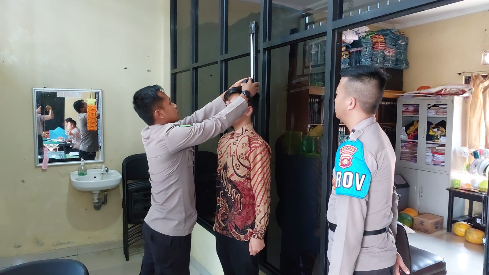 Polri Buka Pendaftaran Akpol, Bintara dan Tamtama, Juga Jalur Khusus Tenaga Kesehatan