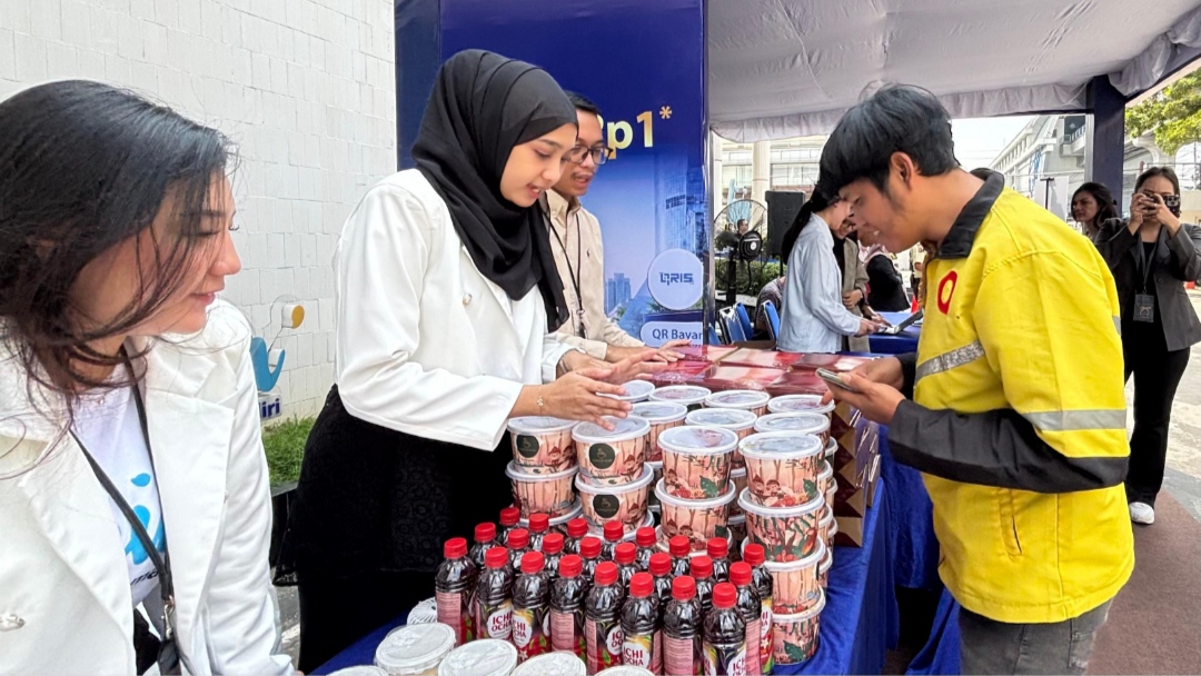 Livin’ Mandiri Berbagi, Bersama Kita Saling Menguatkan: Bank Mandiri Hadirkan Paket Rp1 di  Palembang 
