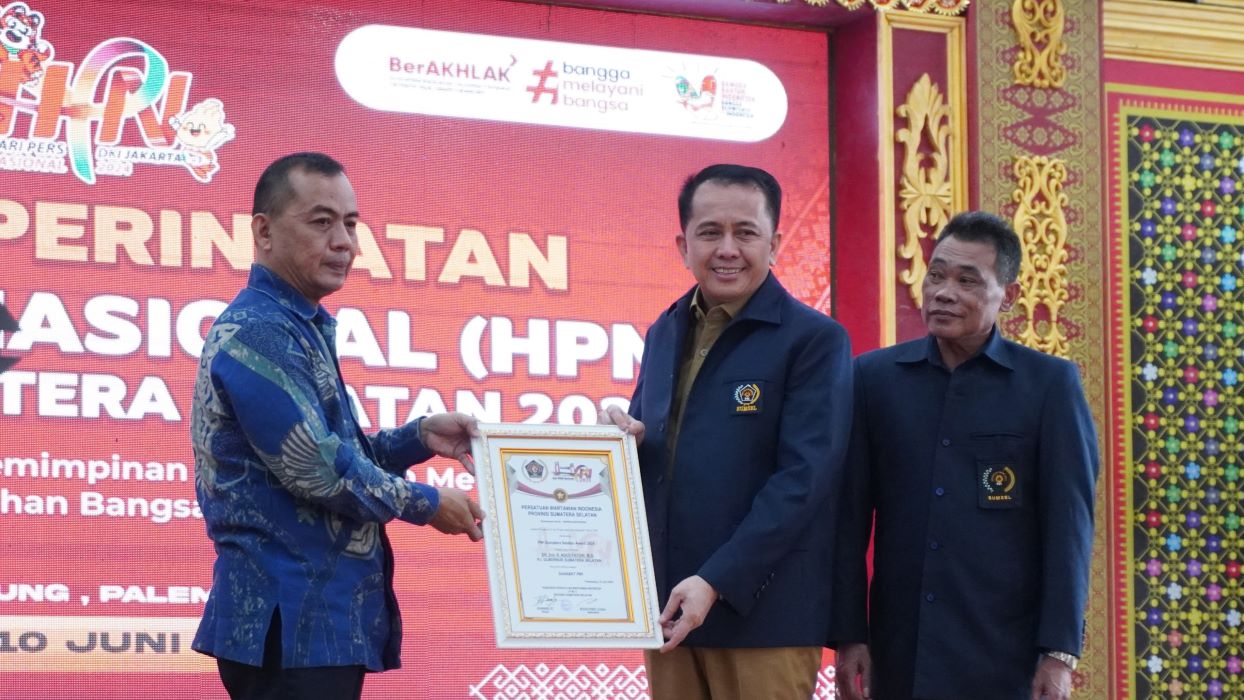 PWI Sumatera Selatan Bagikan Penghargaan 51 Tokoh, Ada 17 Kepala Daerah yang Menerima