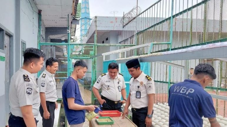 Dukung Ketahanan Pangan, Giatja Lapas Narkotika Muara Beliti Laksanakan Penyemaian Bibit Pakcoy Secara Berkala