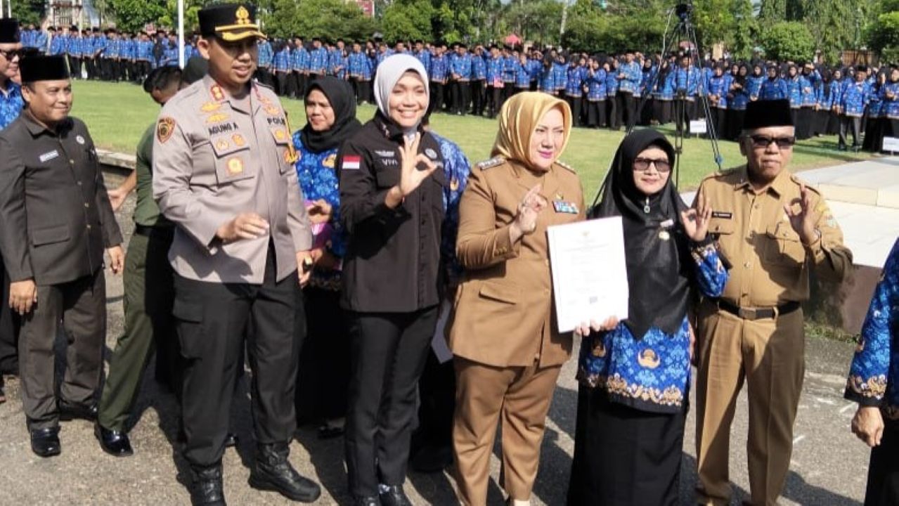 3.183 PPPK Paruh Waktu Terima SK, Bupati Musi Rawas Hj Ratna Machmud Ucapkan Selamat 