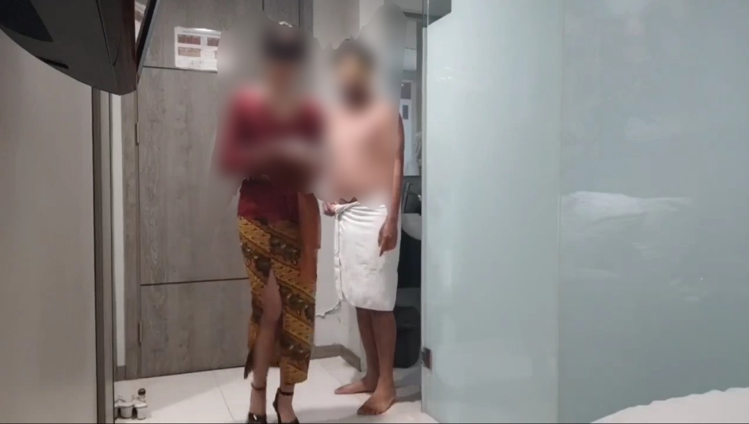 Link Video Wanita Kebaya Merah Tanpa Sensor Terus Dicari, Umur Pemerannya Muda Banget