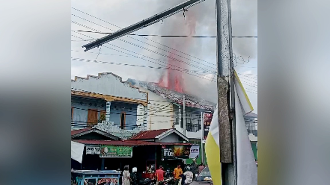 BREAKING NEWS: Gudang Logistik KPU Lubuk Linggau Terbakar