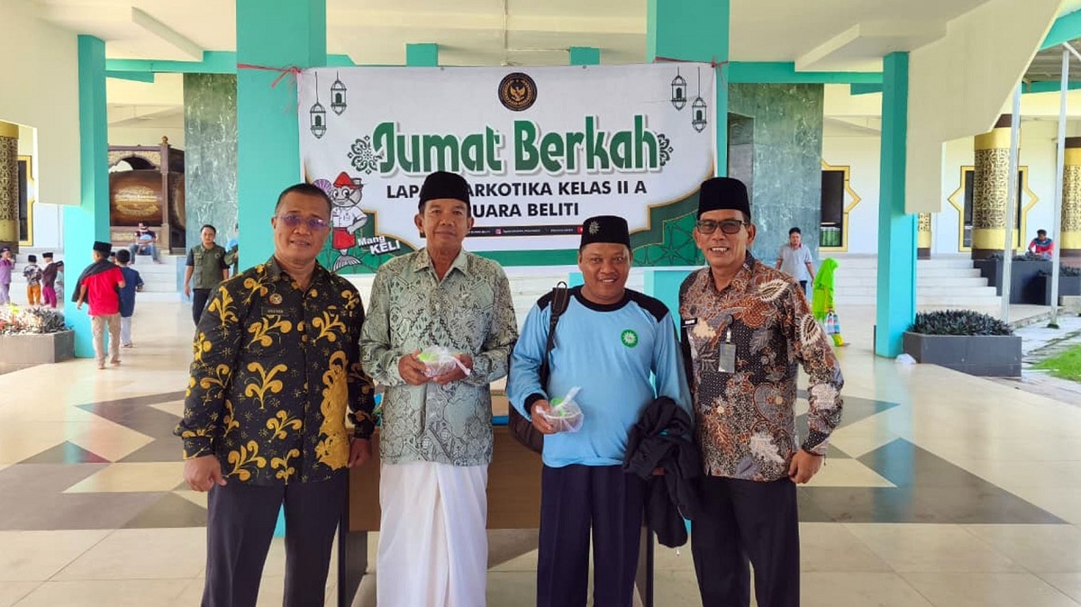 Lapas Narkotika Muara Beliti Gelar Jumat Berkah Berbagi di Masjid Darussalam, Ini Harapannya