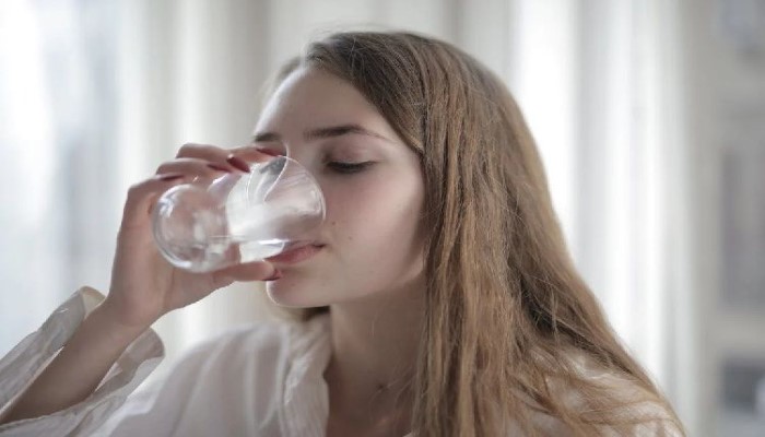 Cocok Buat yang Mau Diet, Ini 6 Manfaat Minum Air Putih yang Jarang Diketahui
