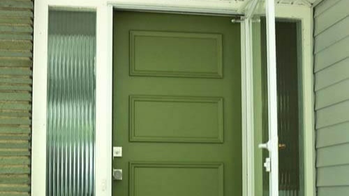4 Rekomendasi Warna untuk Mengecat Pintu Interior yang Menjadi Kesan Pertama Orang Melihat Sebuah Rumah