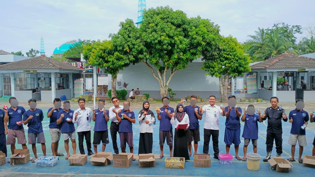 Peduli Kebersihan dan Kesehatan, Lapas Narkotika Muara Beliti Bagikan Sabun Gratis bagi Warga Binaan