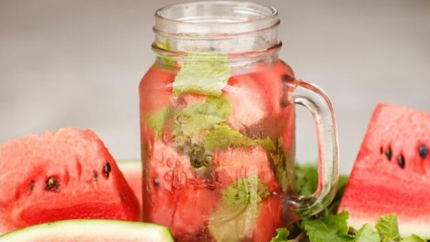 Mau Tubuh Langsing dan Ideal, Yuk Dicoba Resep Infused Water Semangka