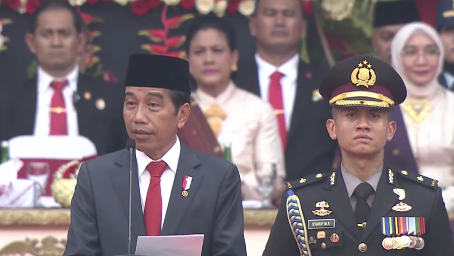 Peringatan HUT Bhayangkara ke-77, Presiden Jokowi: Jangan Ada Lagi Persepsi Tajam ke Bawah Tumpul ke Atas