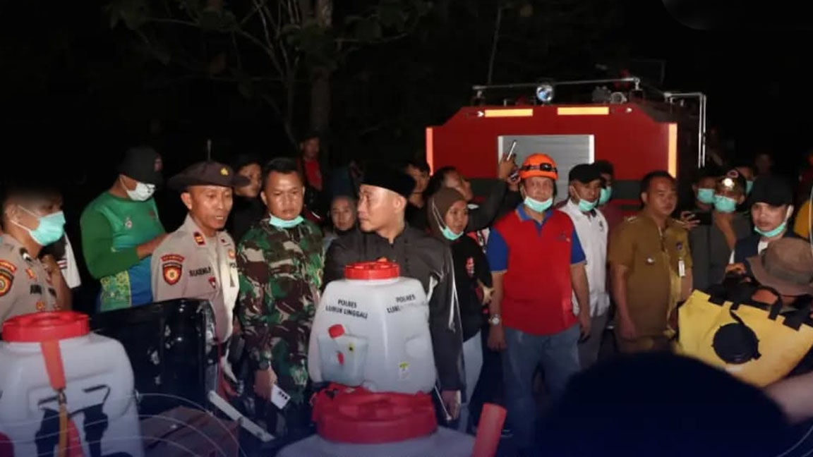 Kebakaran Bukit Sulap Lubuk Linggau, Damkar Kesulitan Padamkan Api di Jurang