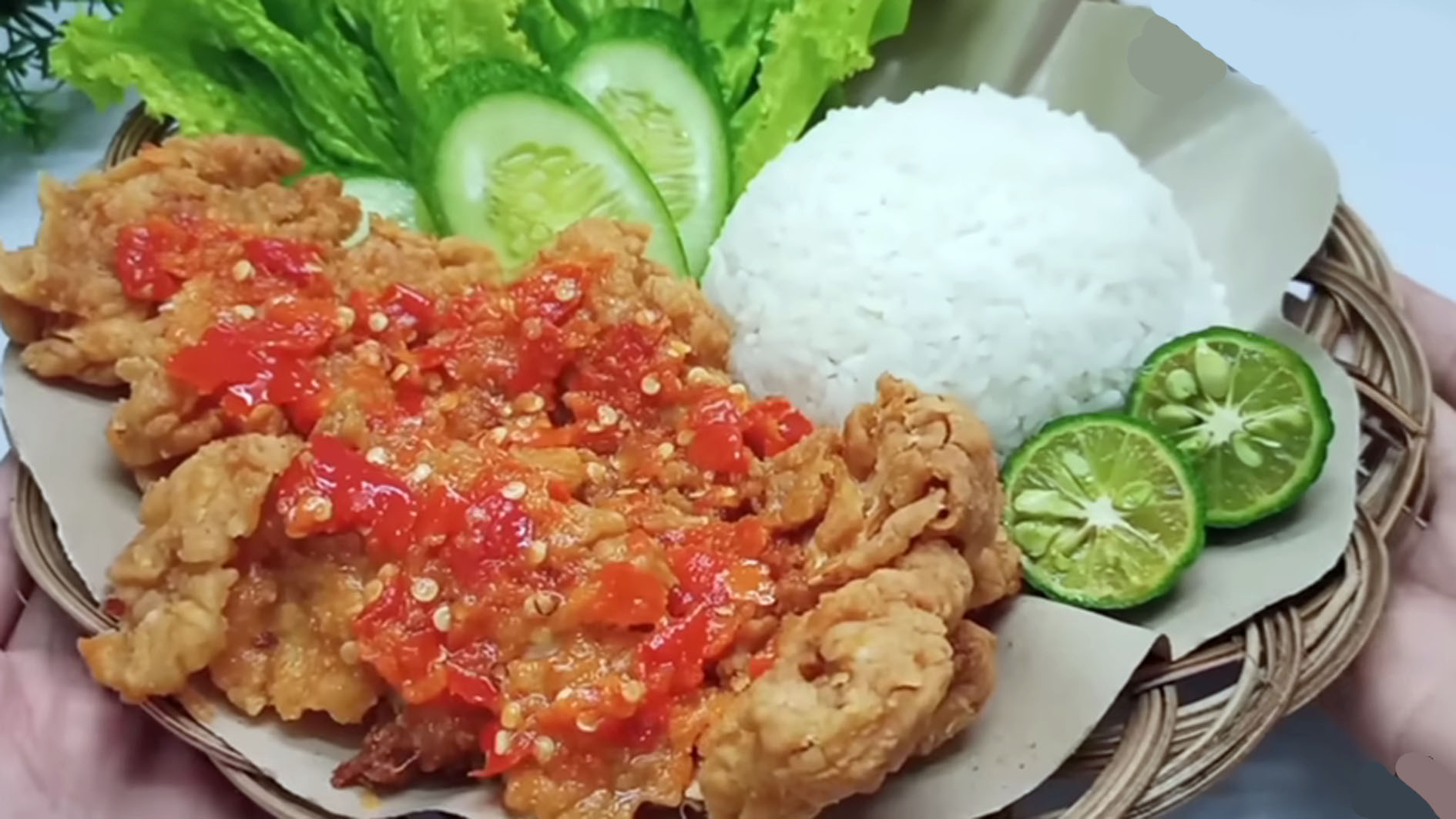 Masih Menjadi Pilihan dan Cocok untuk Menu Makan Siang, ini Resep Membuat Ayam Geprek 