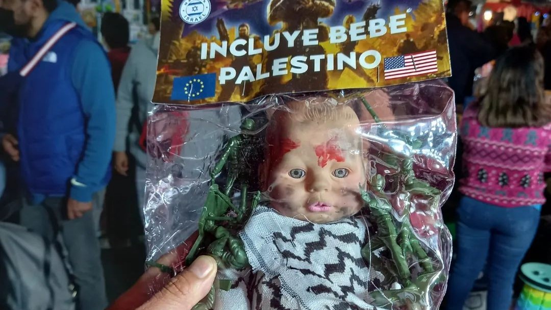 Cek Fakta, Israel Menjual Mainan Boneka Bayi Palestina yang Penuh Noda Darah 