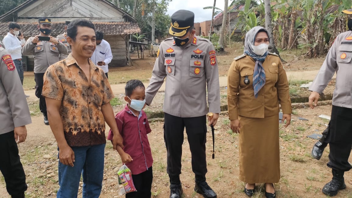 Polres Musi Rawas Salurkan Bantuan untuk Korban Puting Beliung