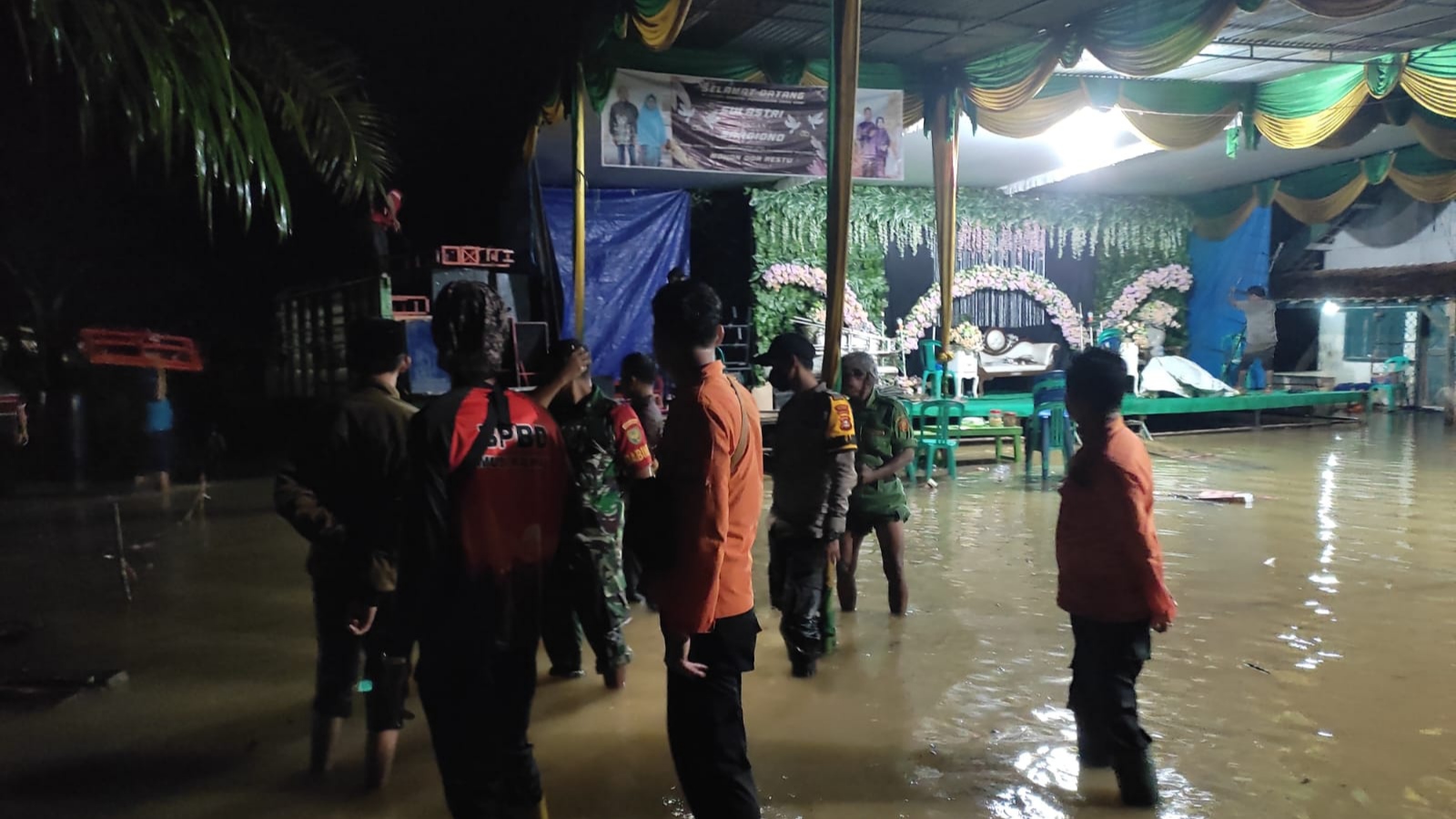 Banjir Belum Surut, Warga Sukamana Waspada Peningkatan Debit Air