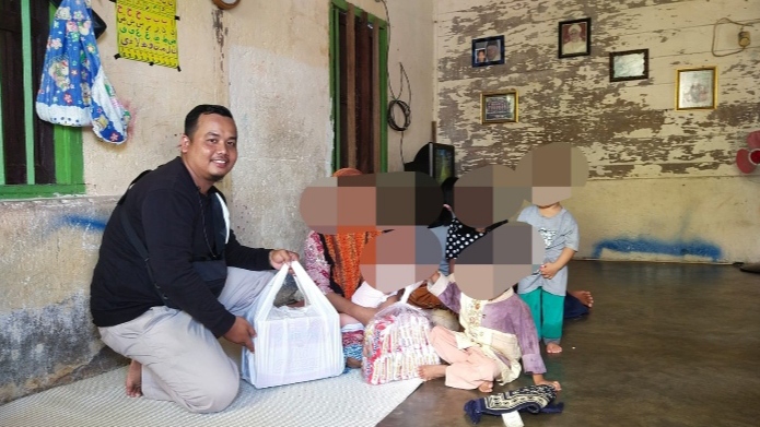 Jelang Idul Fitri Berita Lubuklinggau Bagikan 100 Paket Sembako