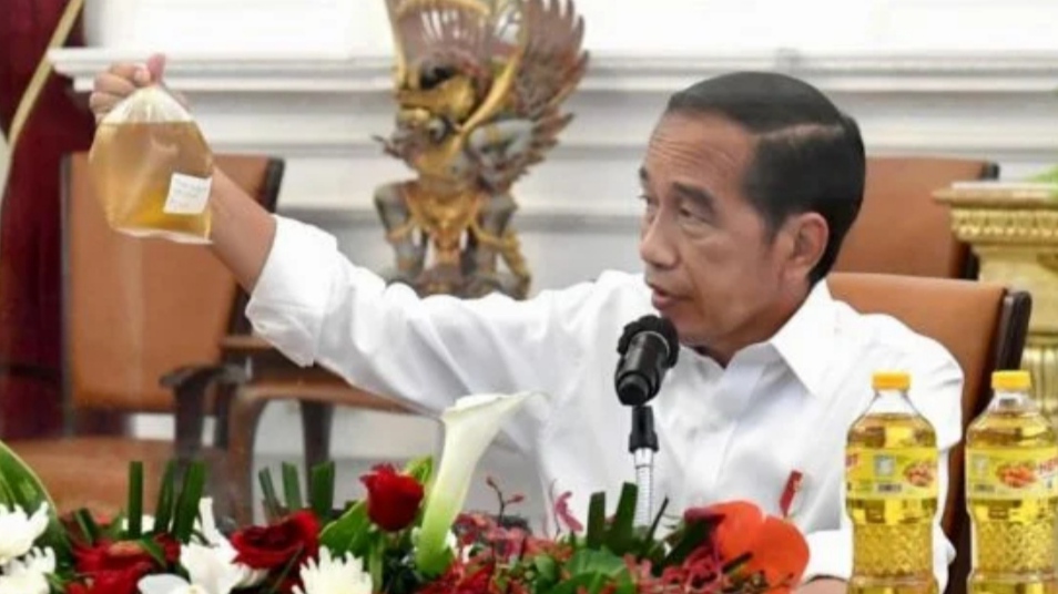 Jokowi Janjikan Harga Minyak Goreng Kembali Rp14 Ribu per Liter