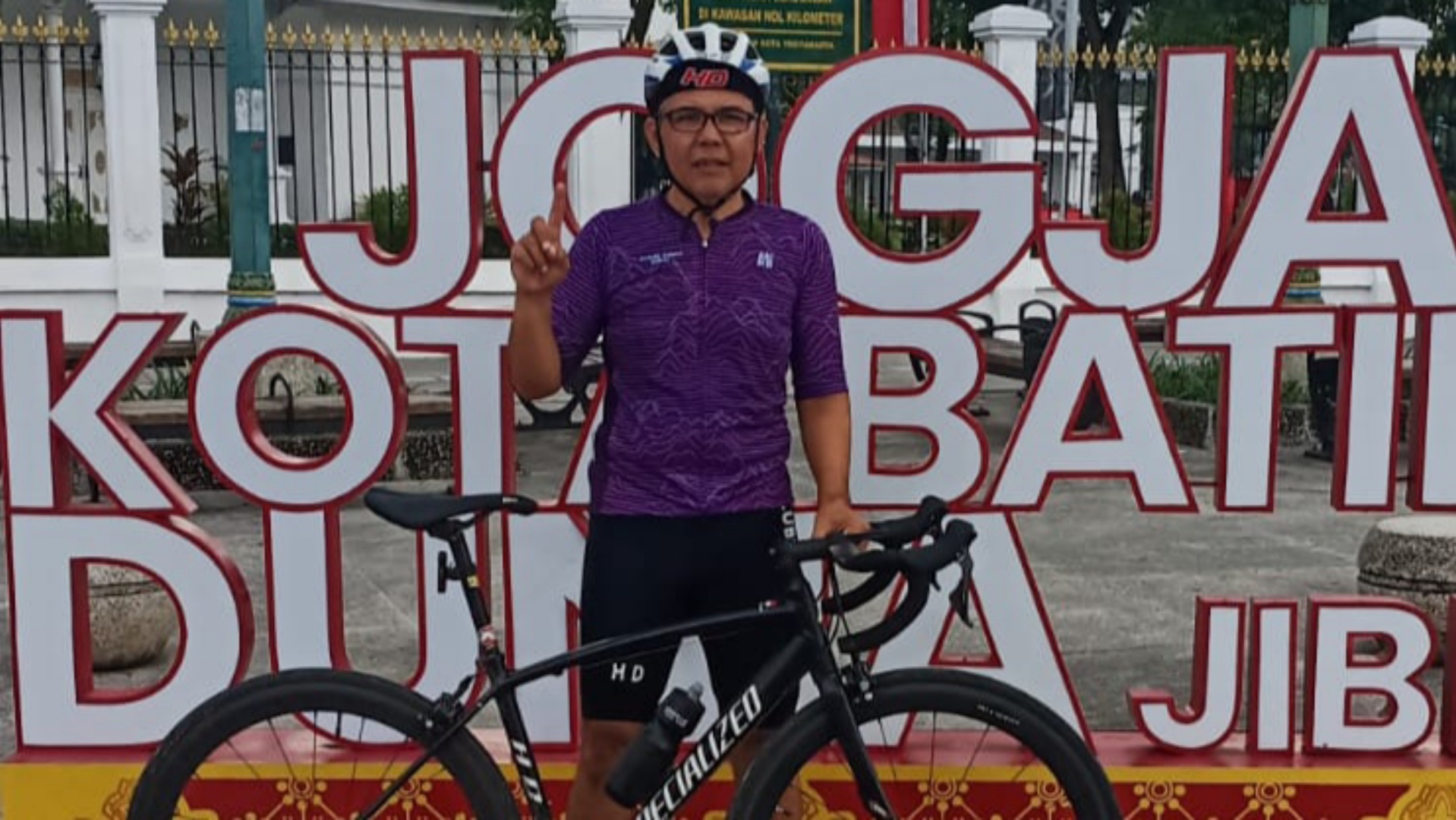 Harta Dinata, warga Lubuklinggau Tunaikan Nazar Gowes Jakarta Yogyakarta