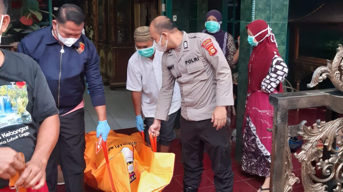 Penjual Es Batu di Lubuklinggau Tewas Depan Kulkas, Kondisinya Mengenaskan 