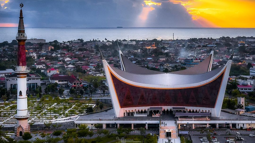 5 Masjid Terunik di Indonesia Bikin Memukau, ada Bentuknya Seperti Kapal