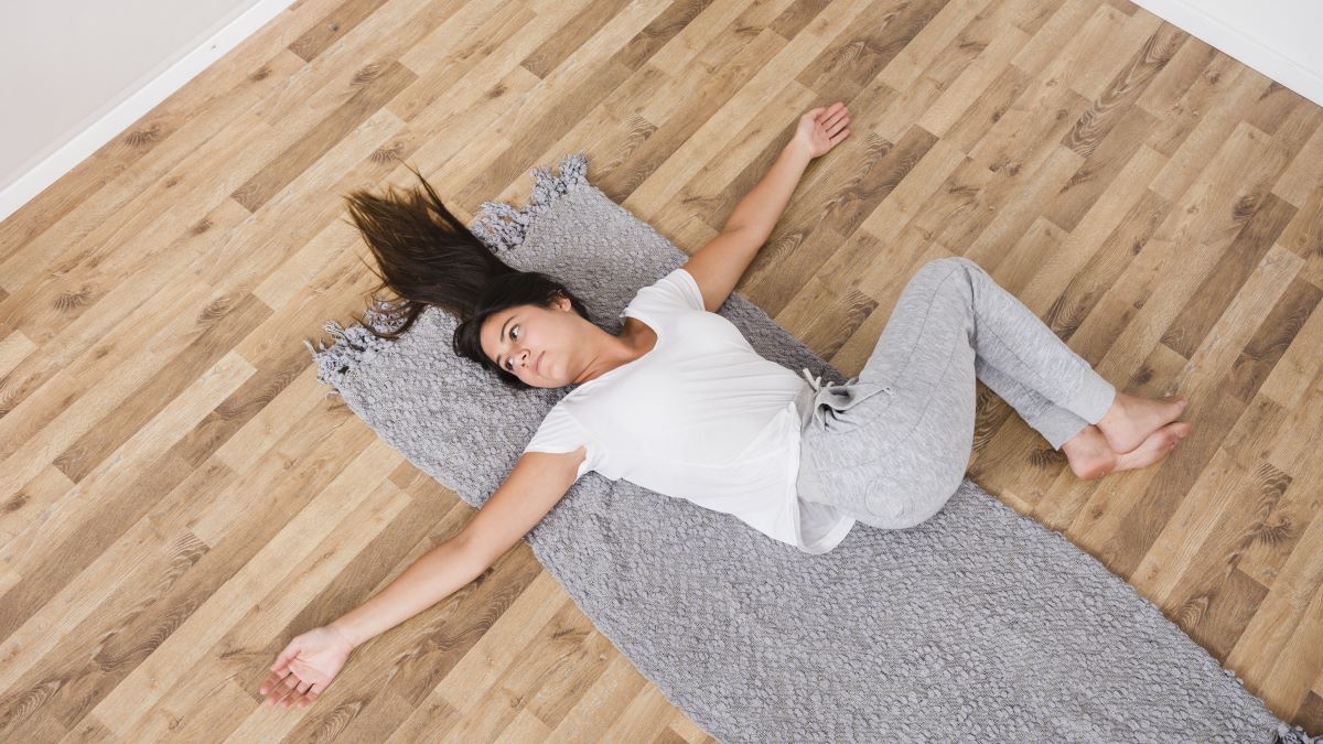 5 Manfaat Tidur di Lantai yang Jarang Orang Ketahui, Bisa Atasi Banyak Masalah Tubuh