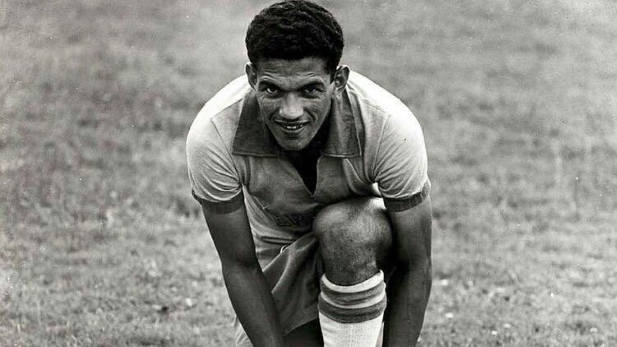 Kisah Legenda Sepakbola Garrincha yang Karirnya Hancur Karena Alkohol