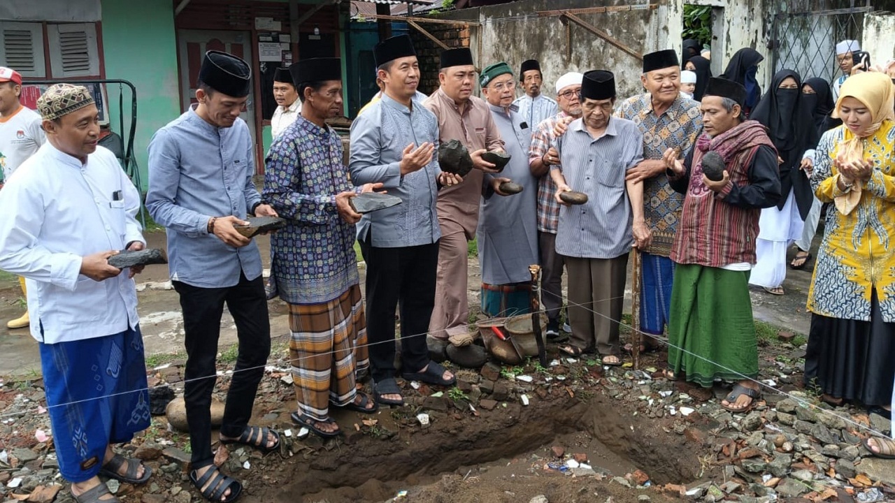 Rodi Wijaya Lakukan Peletakan Batu Pertama Pembangunan Masjid di Ponpes Lubuk Linggau