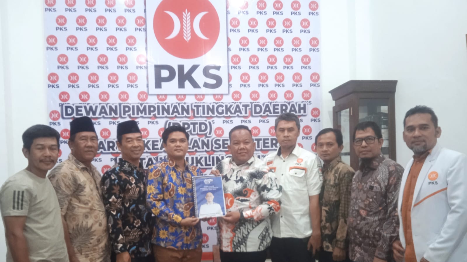 H Rachmat Hidayat Kembalikan Formulir Bakal Calon Wali Kota Lubuk Linggau di DPD PKS dan DPC PBB