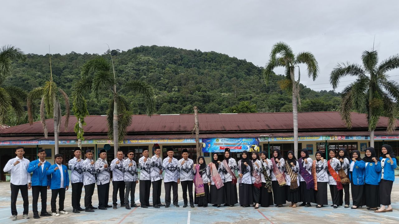 SMK PGRI Lubuk Linggau Peringati HGN 2025, Penuh Apresiasi Kepada Guru 