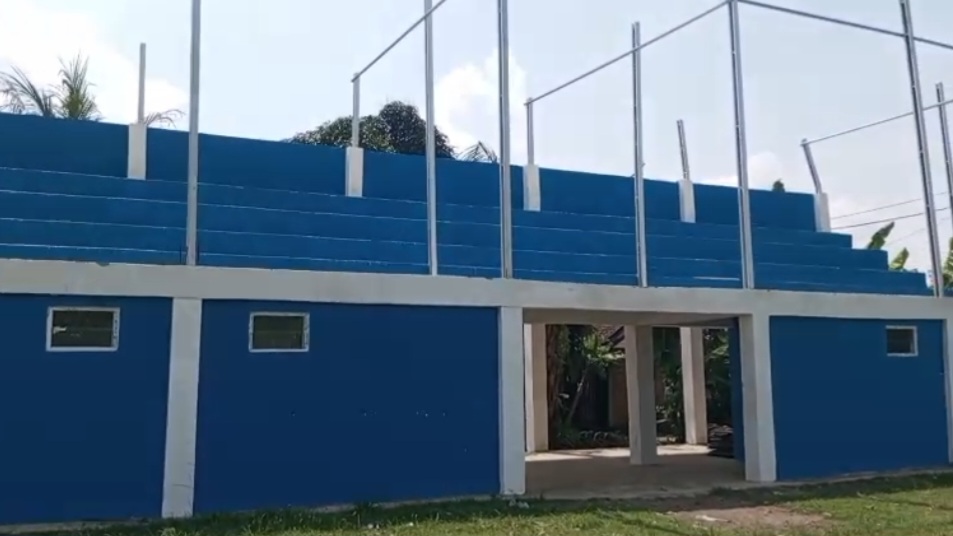 Atap Tribun Stadion Mini di Muara Beliti Musi Rawas Ambruk, Padahal Baru Dibangun