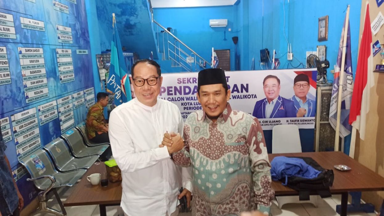 Pilkada Lubuk Linggau 2024: Hendri Almawijaya Janjiikan Lapangan Kerja, Ketua Demokrat Terpesona 