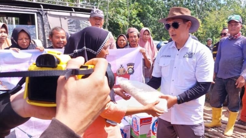 Datangi Korban Banjir di Palembang, Ini yang Dilakukan Kapolda Sumatera Selatan Irjen A. Rachmad Wibowo