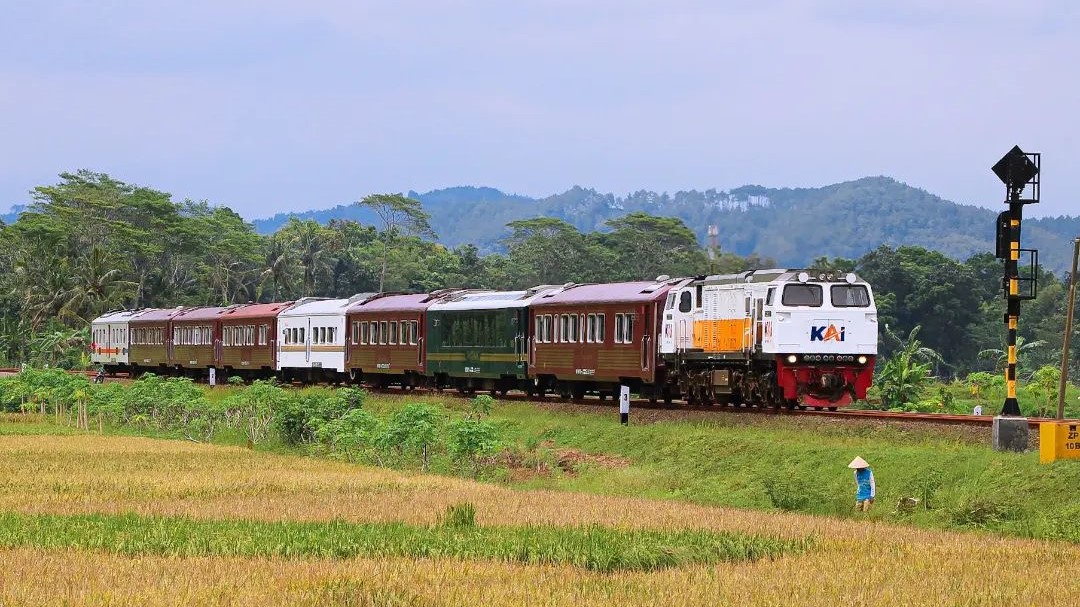 Vaksin Covid-19 Tidak Lagi Jadi Syarat Perjalanan Menggunakan Kereta Api, Cek Faktanya