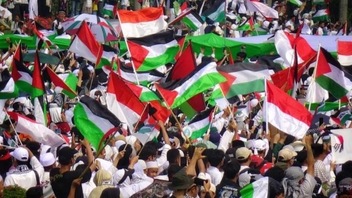 Aksi Bela Palestina di Monas Penuh Dengan Manusia, Memberi Dukungan Untuk Palestina