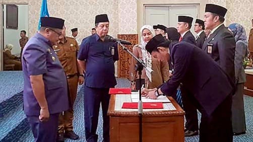 Jelang Pendaftaran Peserta Pilkada Lubuk Linggau 2024, Pj Wali Kota Lantik 15 Pejabat, Berikut Daftar Namanya