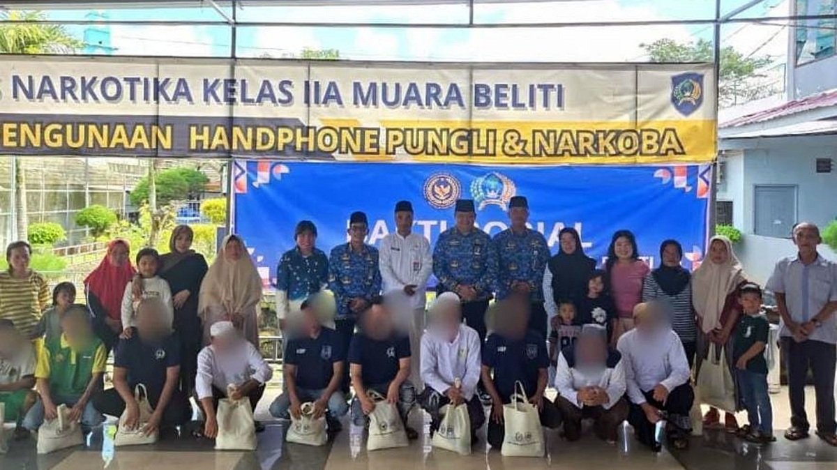 Tunjukkan Kepedulian Sosial, Lapas Narkotika Muara Beliti Salurkan Bansos kepada Keluarga Warga Binaan
