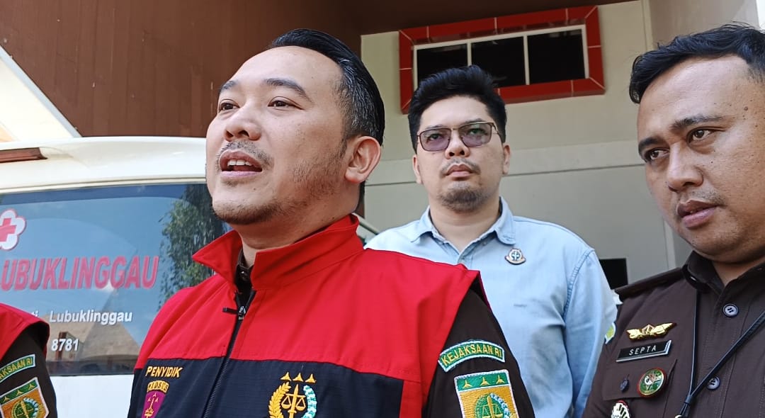 Jaksa Sita 4 Kontainer Berkas, CPU dan HP di PMI Lubuk Linggau