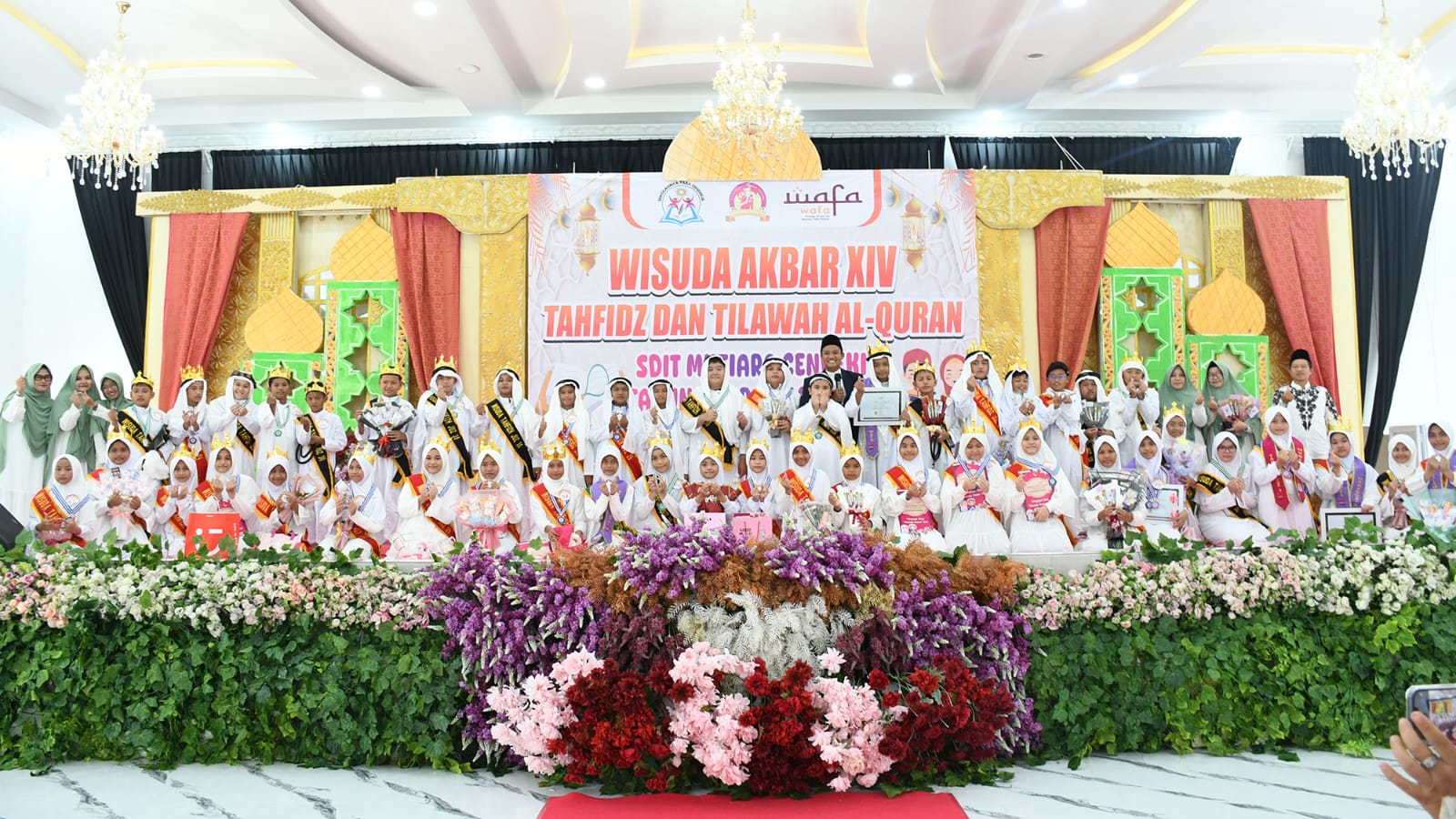 Wisuda Akbar XIV Tahfidz dan Tilawah Alquran SDIT Mutiara Cendekia Lubuk Linggau Sukses Digelar