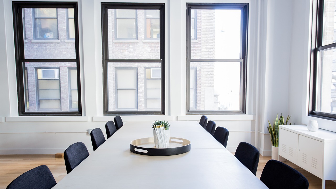 5 Tips Desain Interior Ruang Rapat Minimalis yang Membuat Anda Nyaman dan Semangat dalam Bekerja