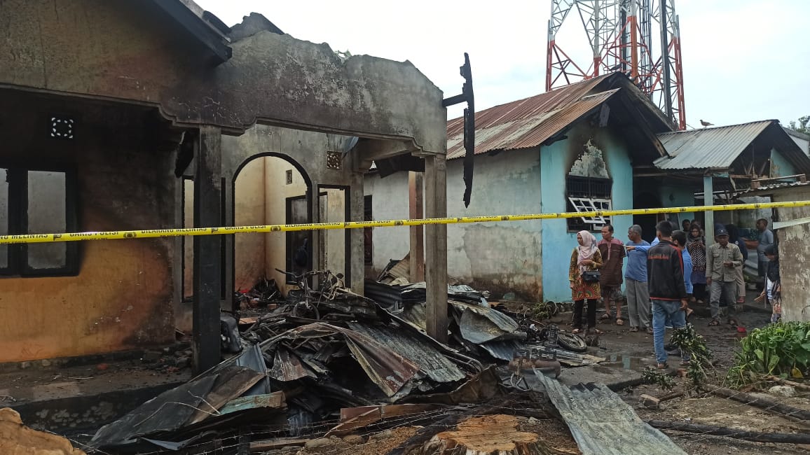 Api Sambar Jeriken Minyak di Lubuklinggau, 2 Rumah Terbakar, 1 Luka Bakar