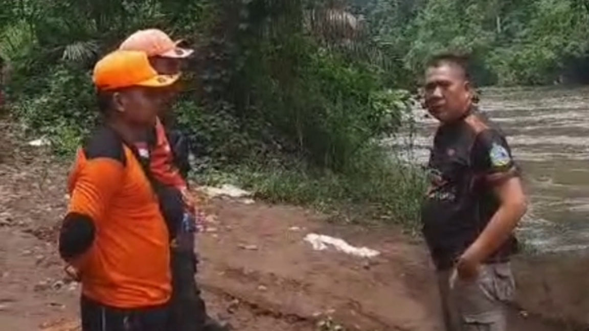 Pencarian Kelvin yang Jatuh dari Jembatan Muara Beliti Dilanjutkan, BPBD dan Penyelam dari Lubuk Ngin Baru