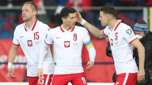 Polandia vs Chile: Adu Hebat Minchniewicz dan Berizzo