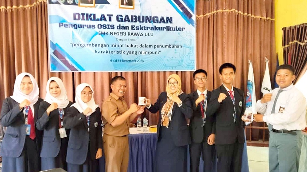 Pengurus OSIM MAN 1 Lubuk Linggau Menjadi Narasumber Diklat Gabungan Pengurus OSIS di SMK Negeri Rawas Ulu