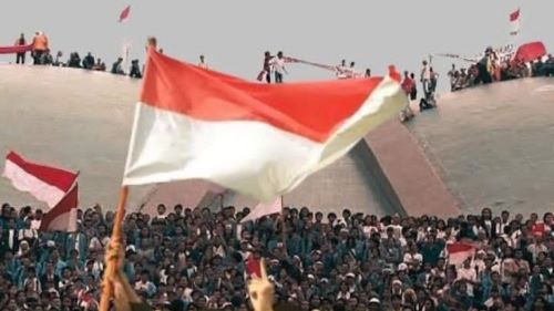 Demo Besar-Besaran Darurat Indonesia, DPR Dikepung Ribuan Mahasiswa dan Buruh