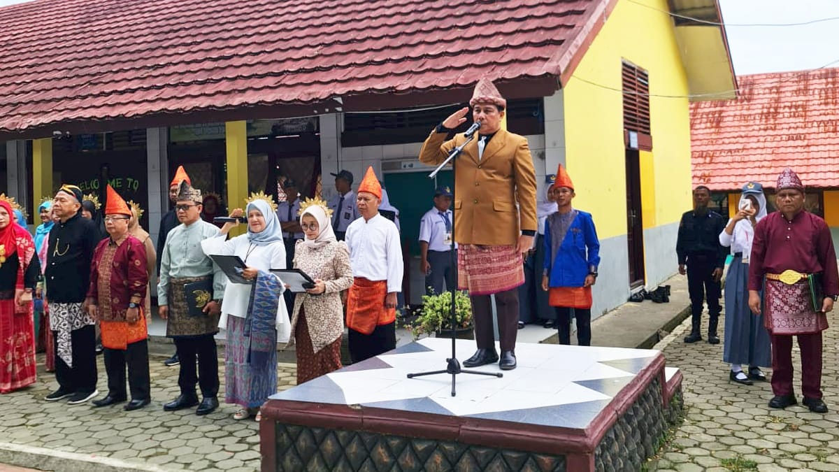Hari Guru Nasional 2025, Kepala SMAN 1 Lubuk Linggau Ajak Guru dan Siswa Maknai Tugas Pendidik
