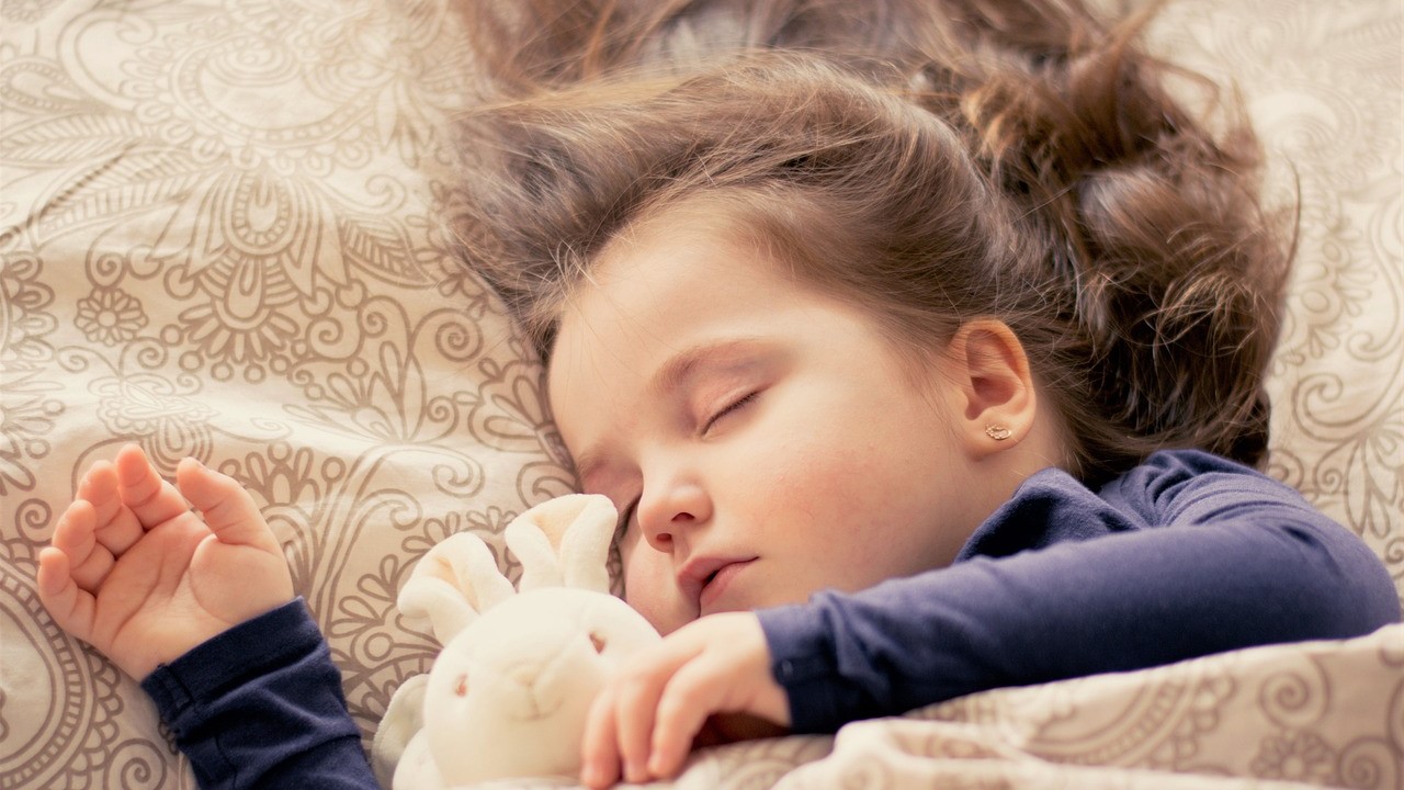 Orang Tua Harus Tahu, Begini 4 Dampak Bila Anak-Anak Tidur Terlalu Malam: Menghambat Pertumbuhan