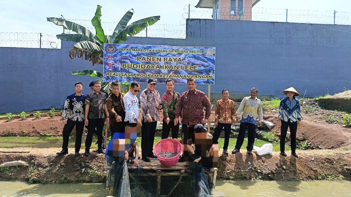 Dukung 13 Program Akselerasi Menteri IMIPAS, Lapas Narkotika Muara Beliti Panen Raya Budidaya Ikan Lele