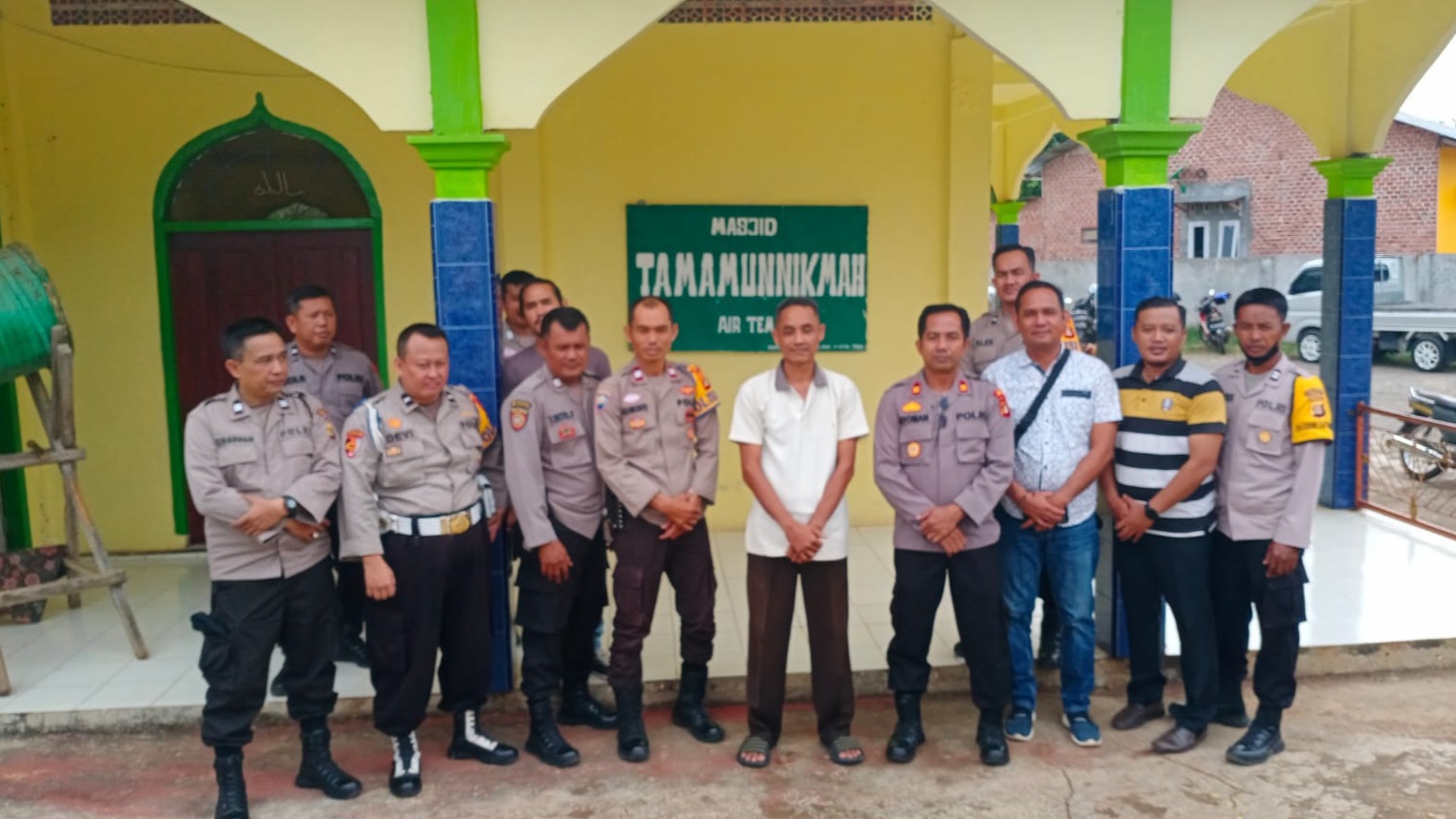 Anggota Polsek Lubuklinggau Selatan Datangi Masjid, Ini yang Dilakukan 