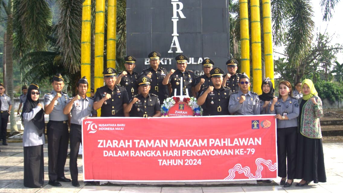 Kenang Jasa Pahlawan Dalam Rangka Hari Pengayoman ke-79 Lapas Narkotika Muara Beliti Gelar Upacara Tabur Bunga