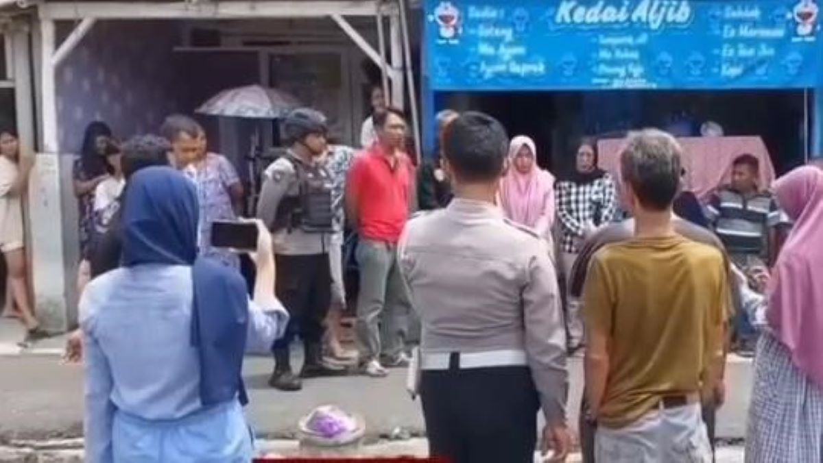 Warga Banjar Kompak Usir Satu Keluarga Dikarenakan Anaknya, Begini Ceritannya 